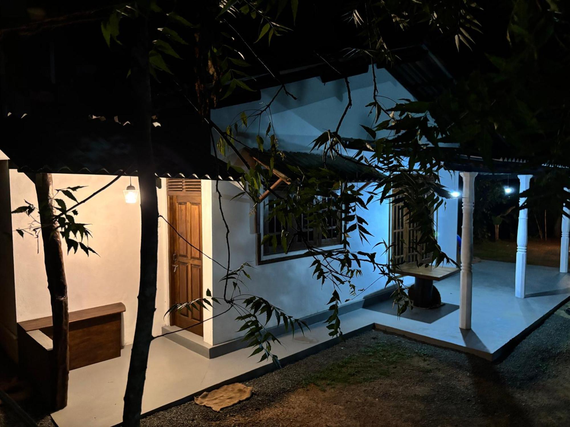 Ima House Bed and Breakfast Zuid-Dikwella Buitenkant foto