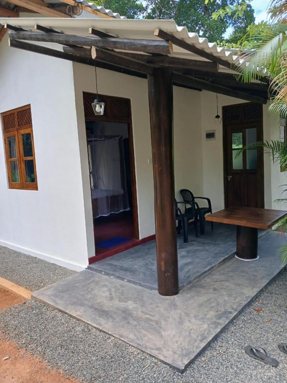 Ima House Bed and Breakfast Zuid-Dikwella Buitenkant foto